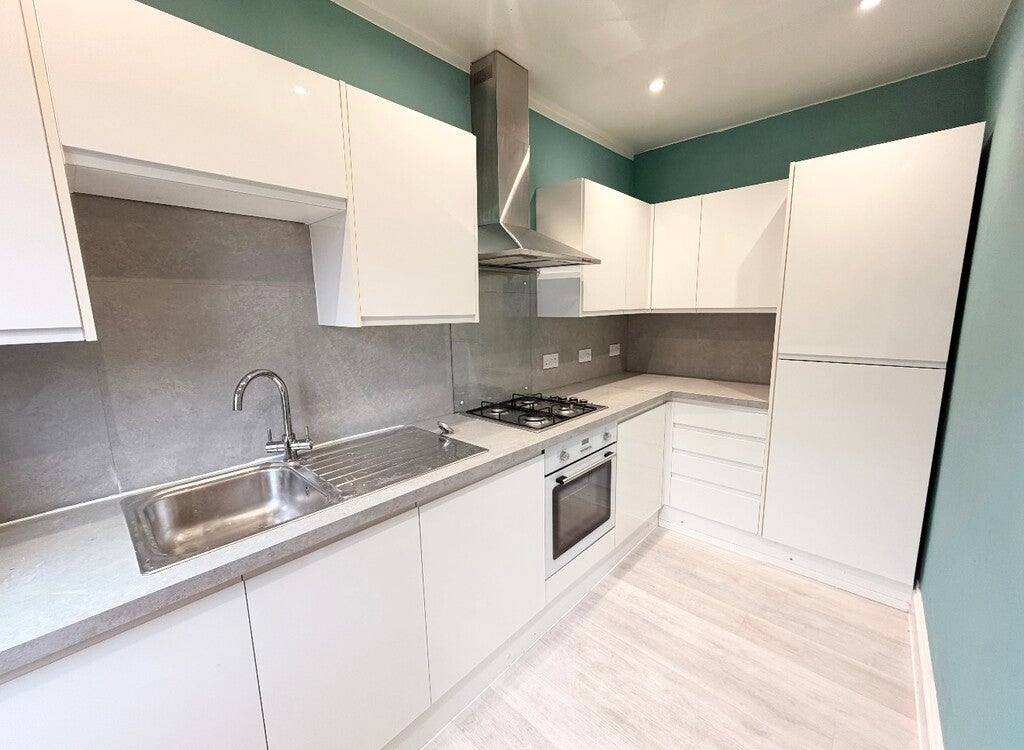 Flat Croftfoot Road in Glasgow