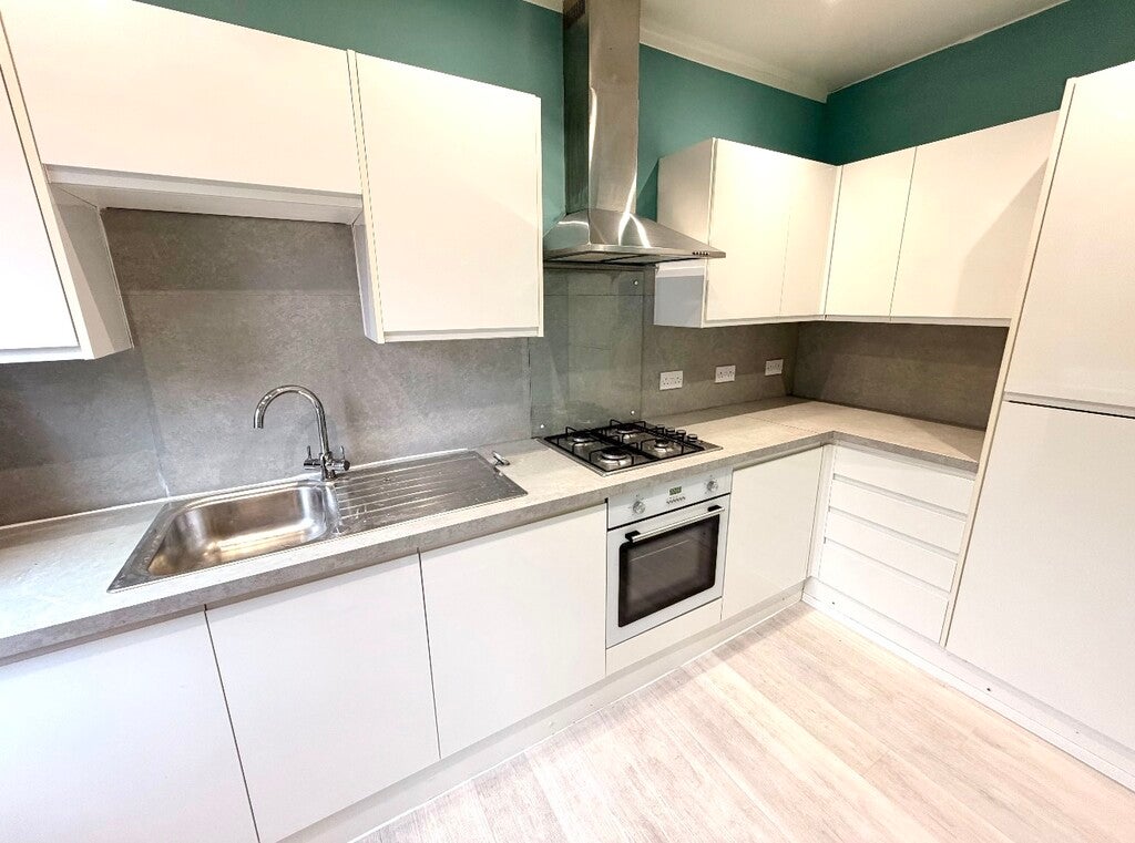 Flat Croftfoot Road in Glasgow