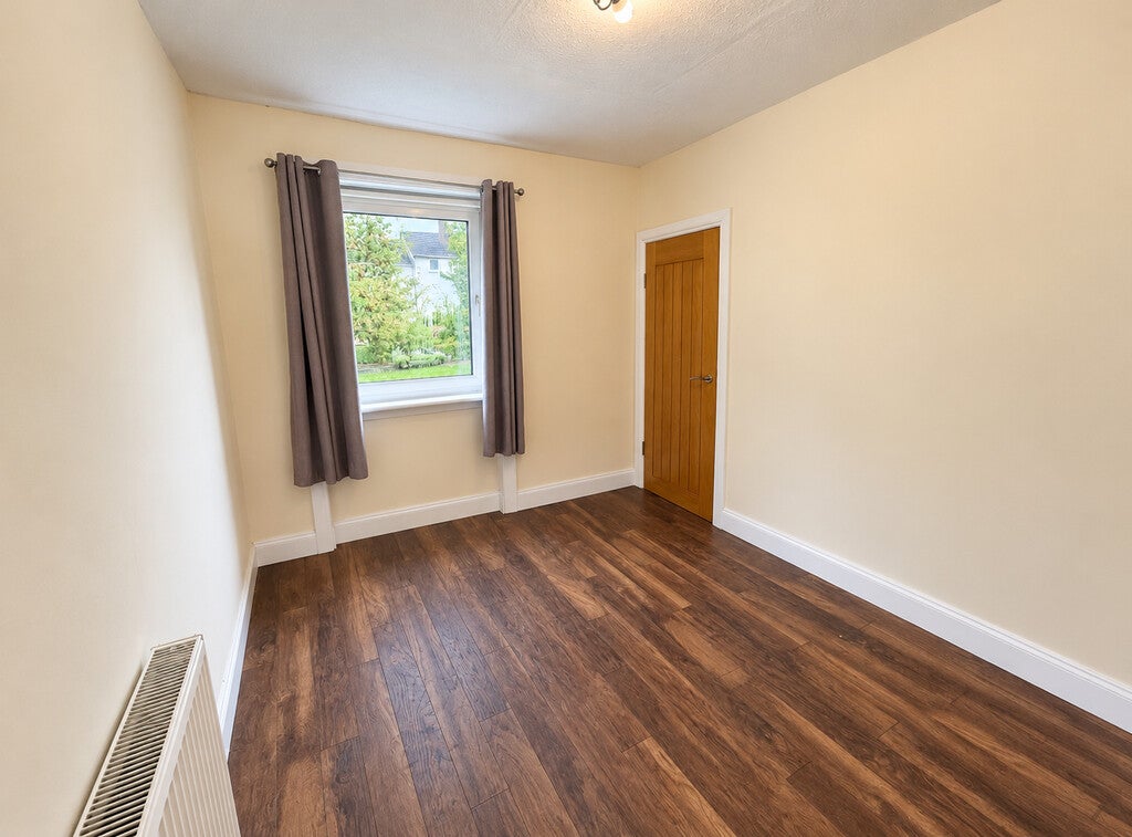 Flat Croftfoot Road in Glasgow