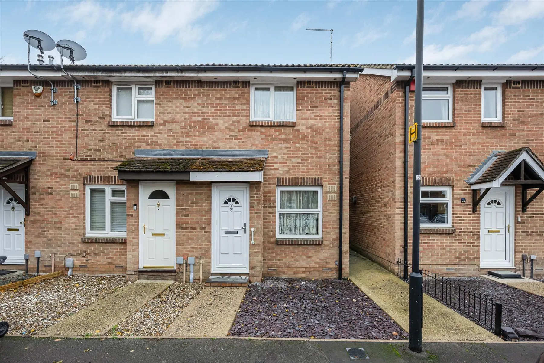 House Frogmore Close in Slough