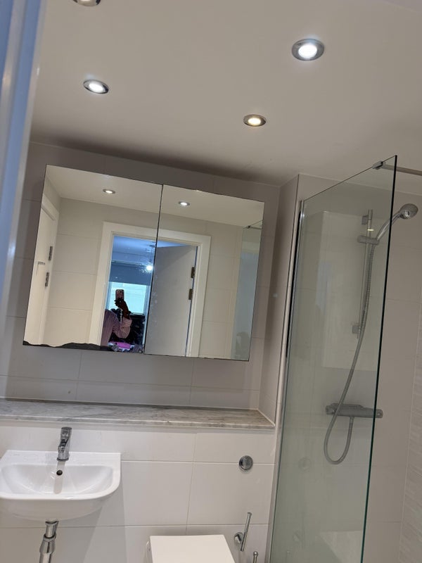 Room Dearmans Place in Salford