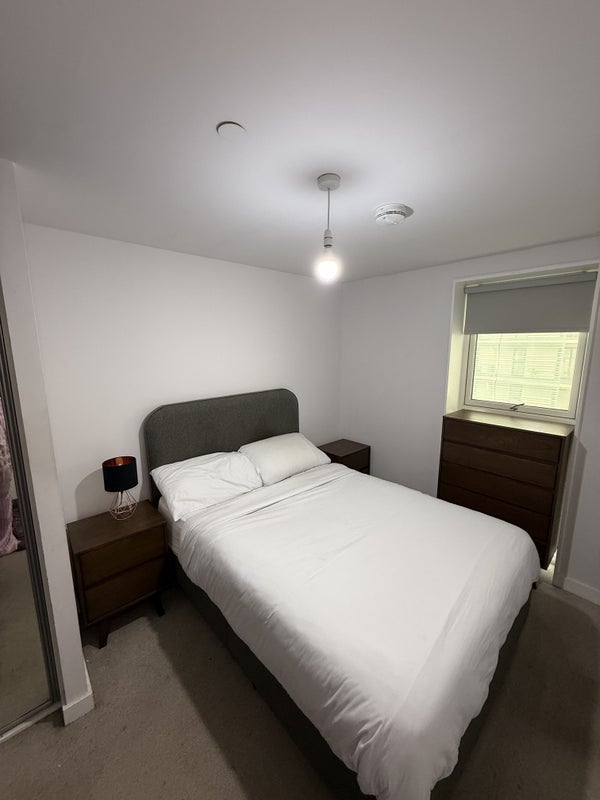Room Dearmans Place in Salford