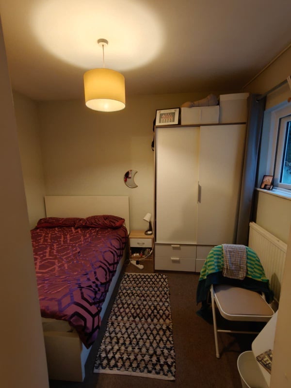 Flat Tremadoc Road in Greater London