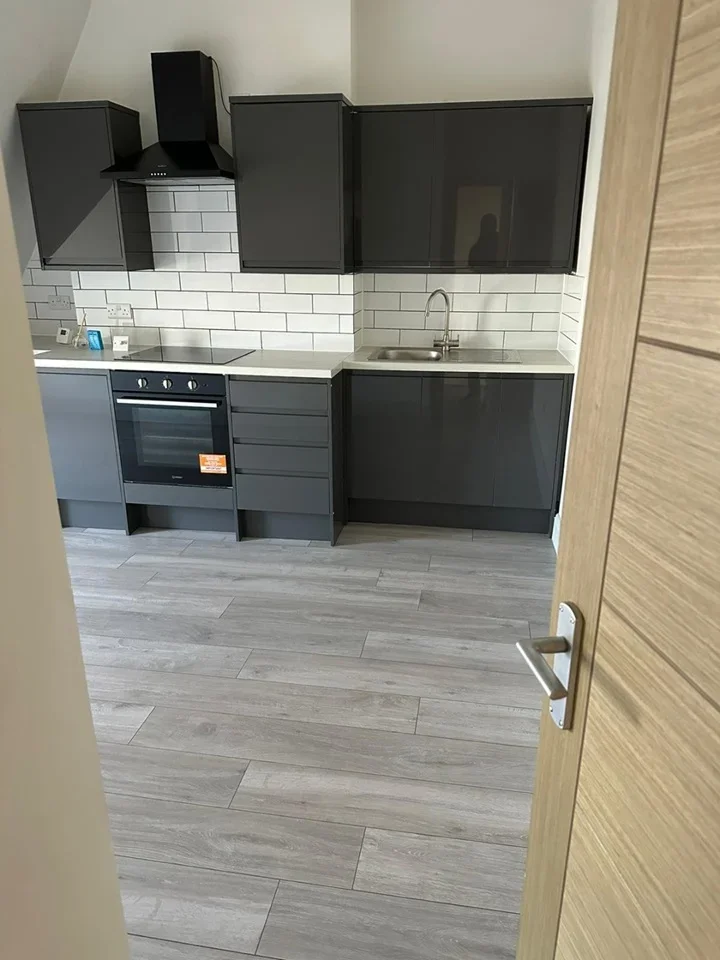 Flat Fairfax Road in Greater London