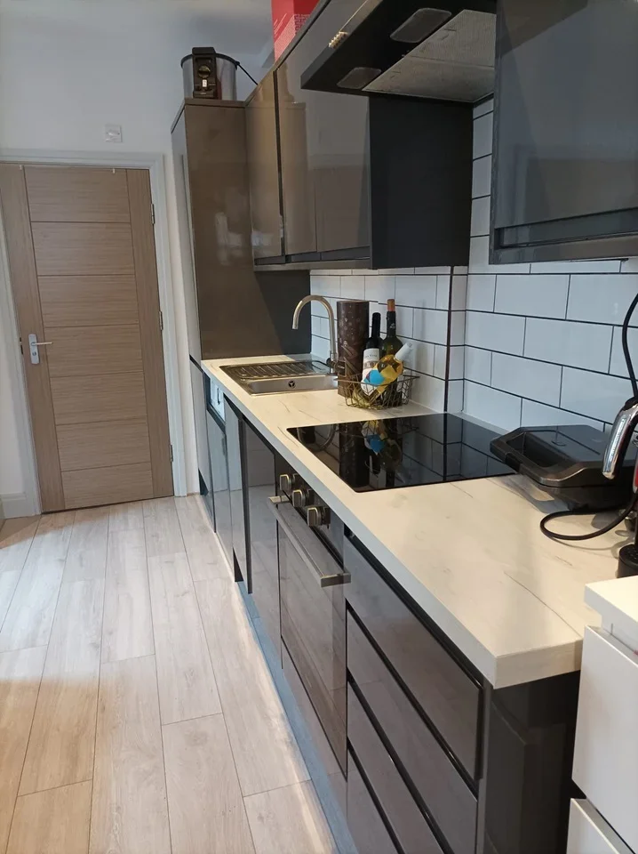 Flat Fairfax Road in Greater London