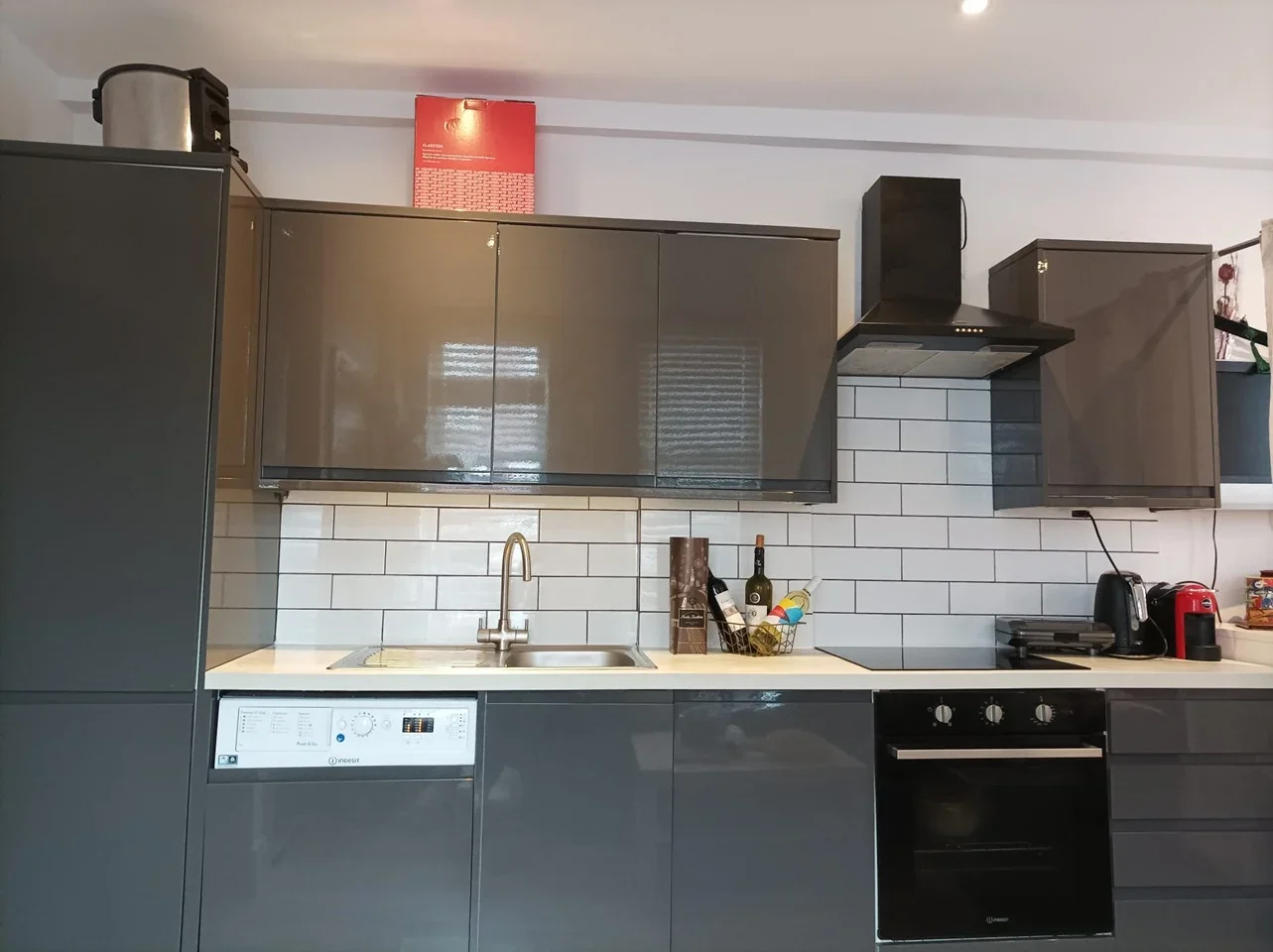 Flat Fairfax Road in Greater London