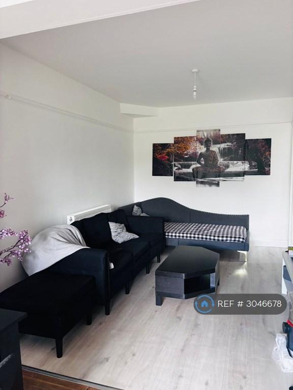 Room Watlings Close in Greater London