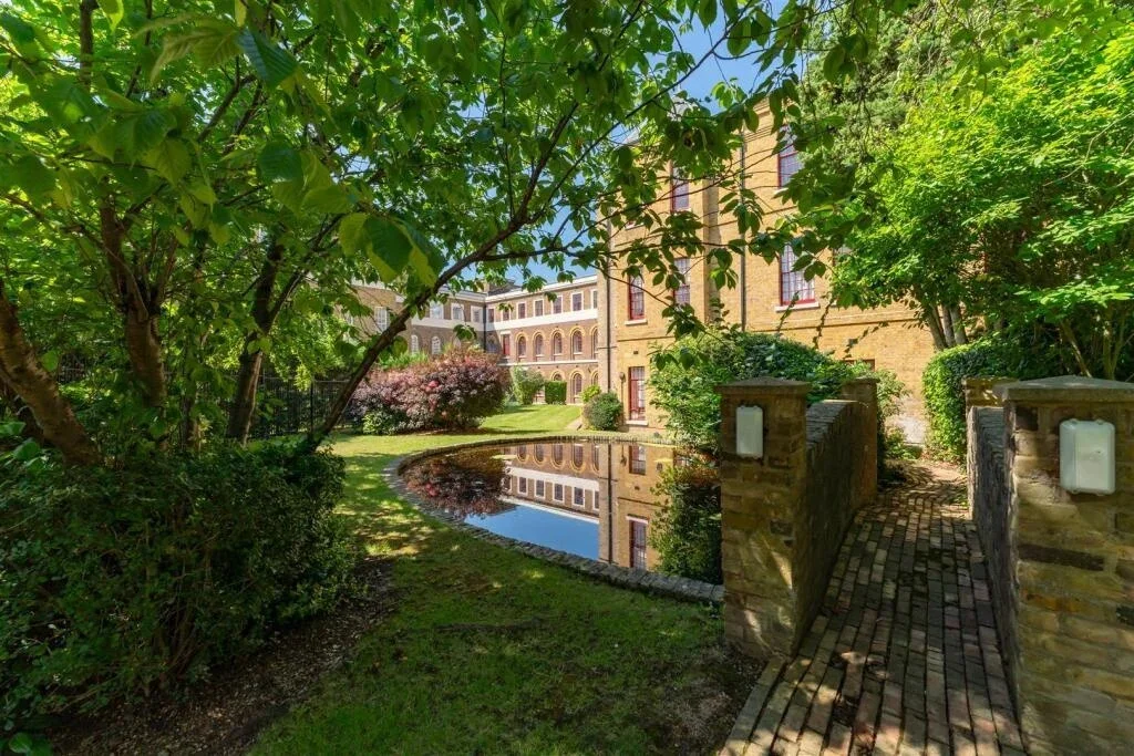 Flat West Park Road in Greater London