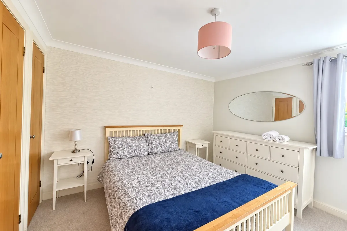 Flat Orchard Place in Southampton
