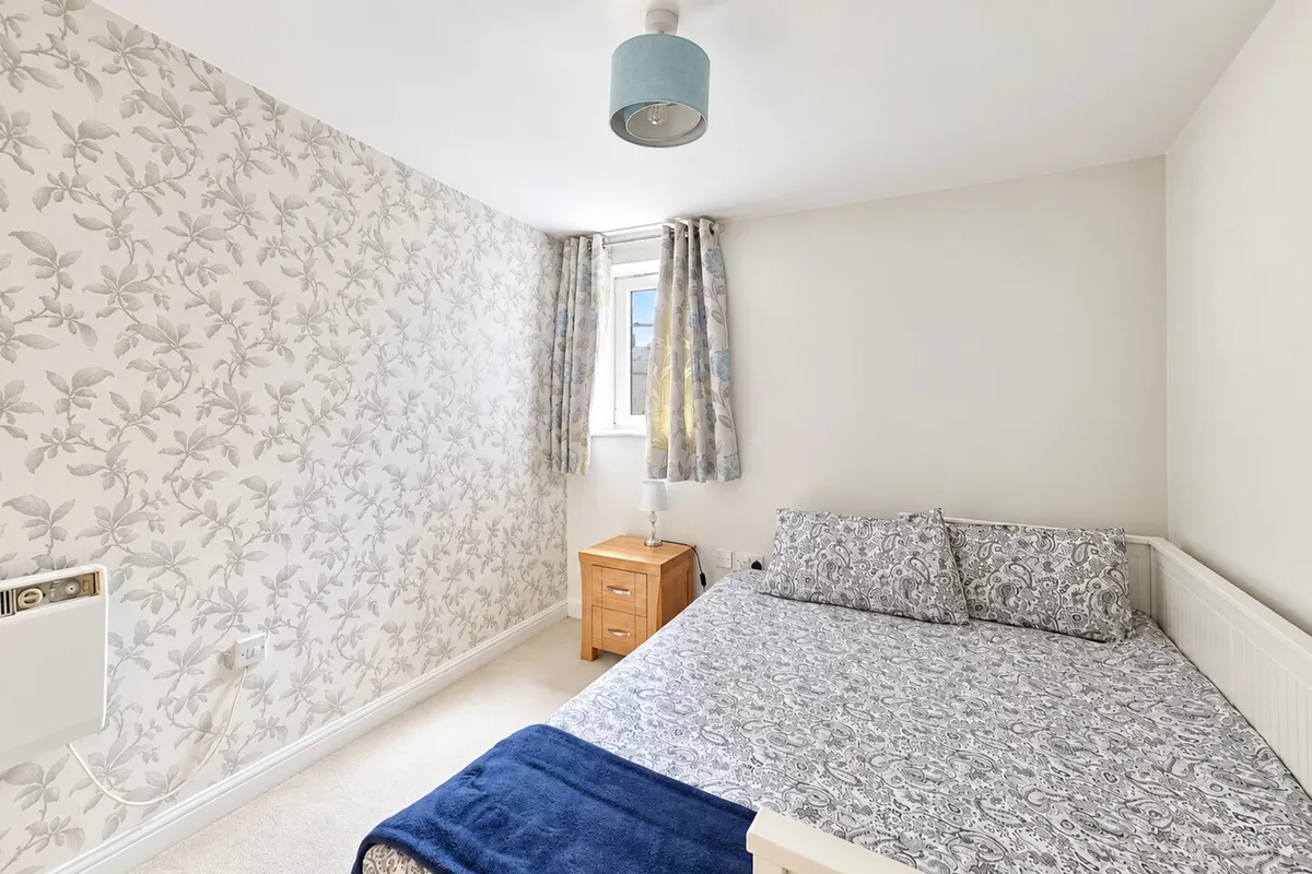 Flat Orchard Place in Southampton