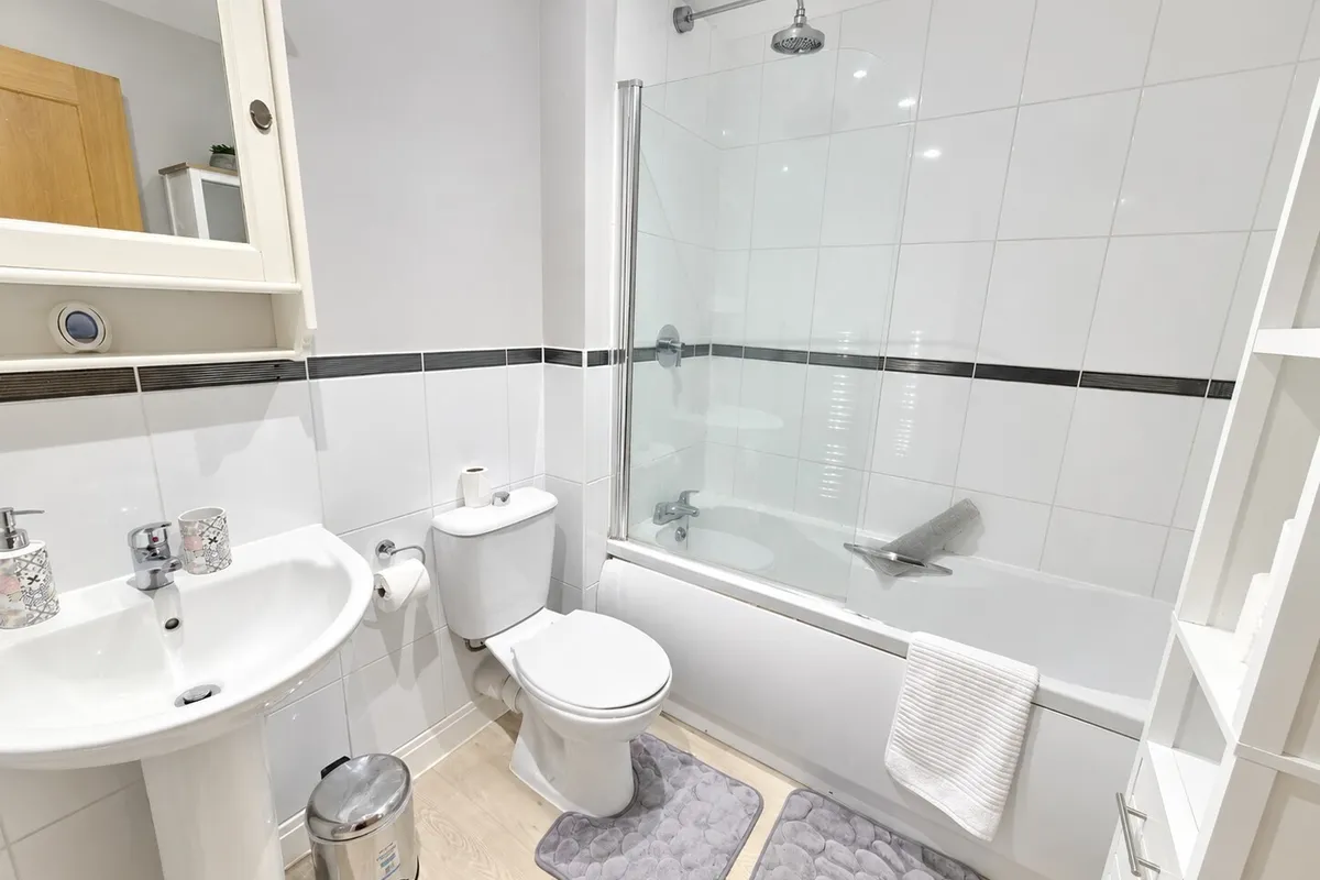 Flat Orchard Place in Southampton