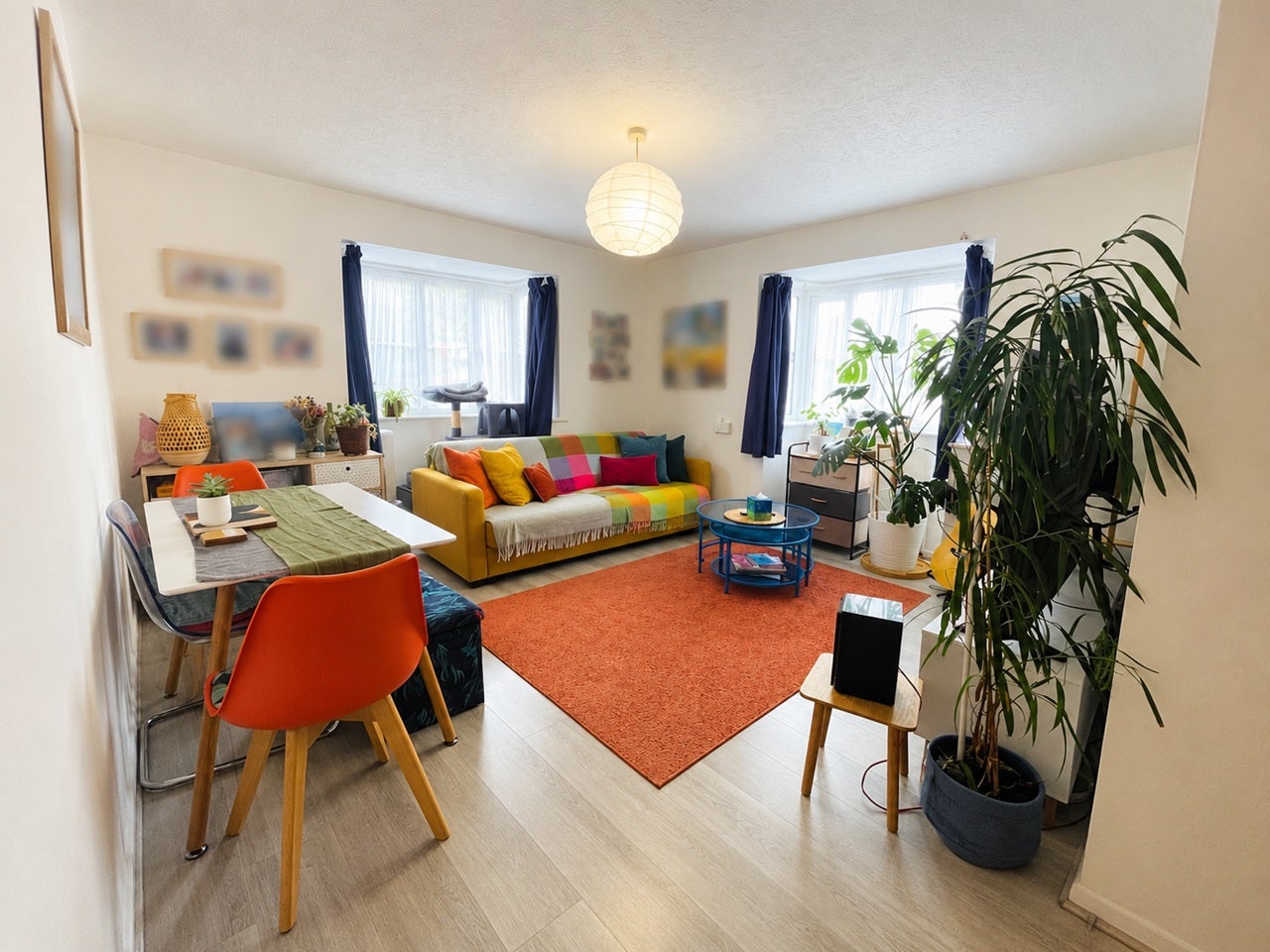 Flat Summerhill Way in Greater London