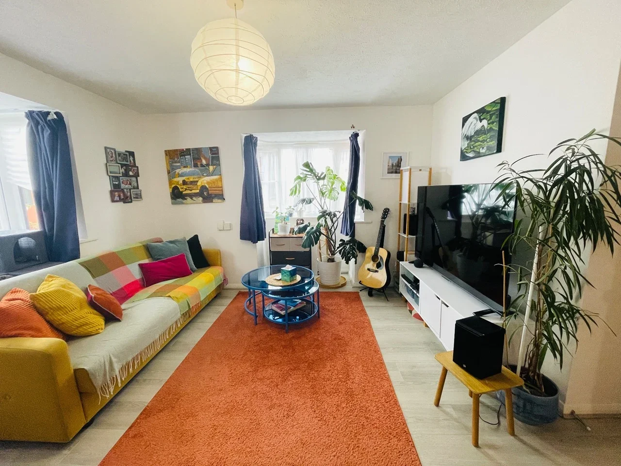 Flat Summerhill Way in Greater London