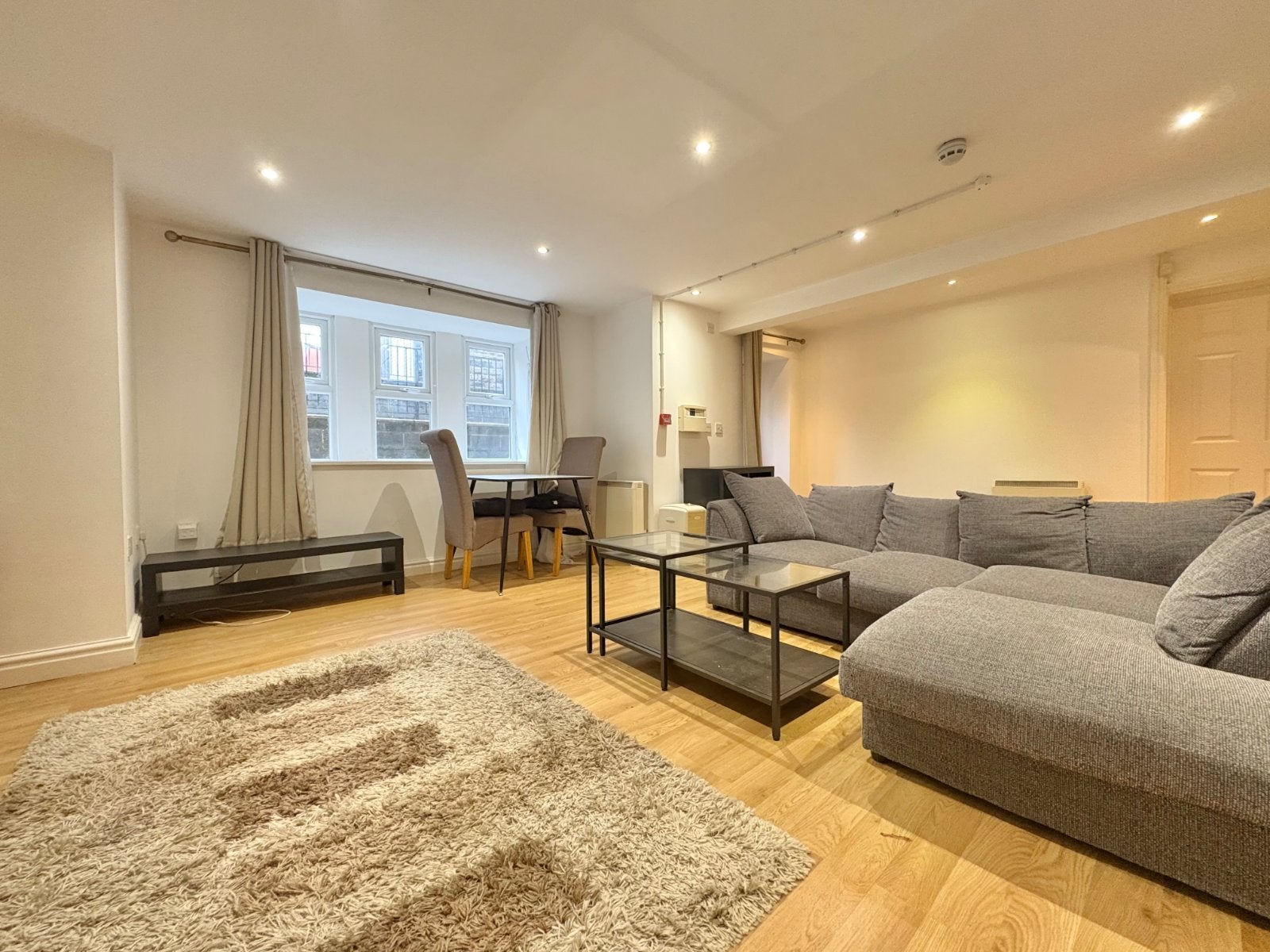 Flat St. Michael's Crescent in Leeds