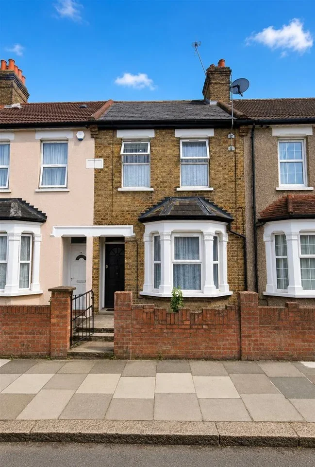 Flat Regina Road in Greater London
