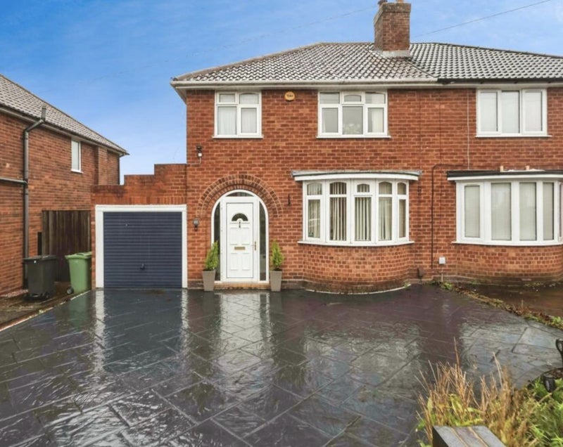 House Willowsbrook Road in Halesowen