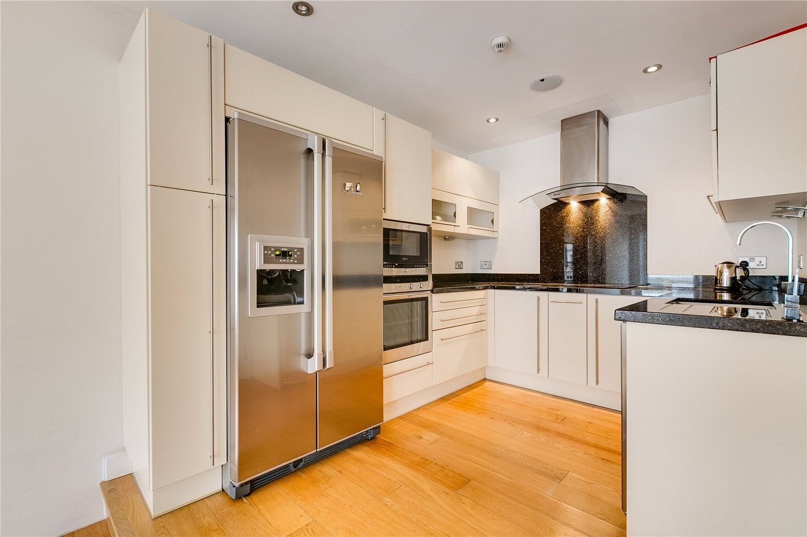 Flat Nevern Place in Greater London