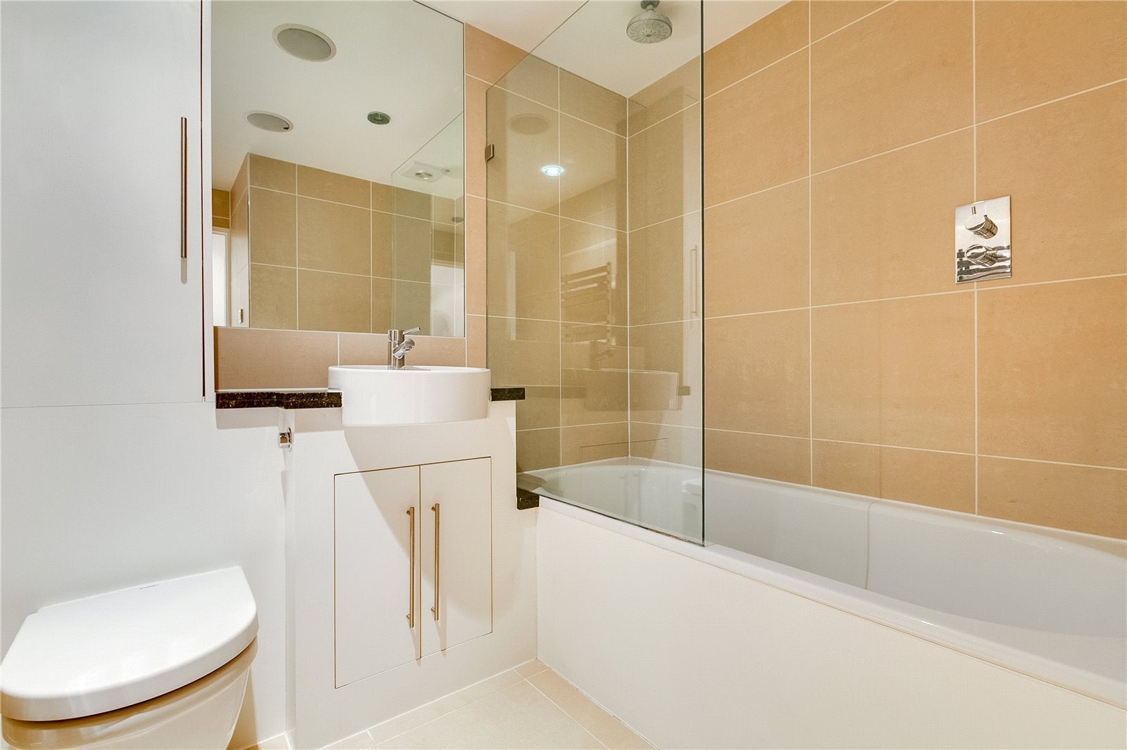 Flat Nevern Place in Greater London