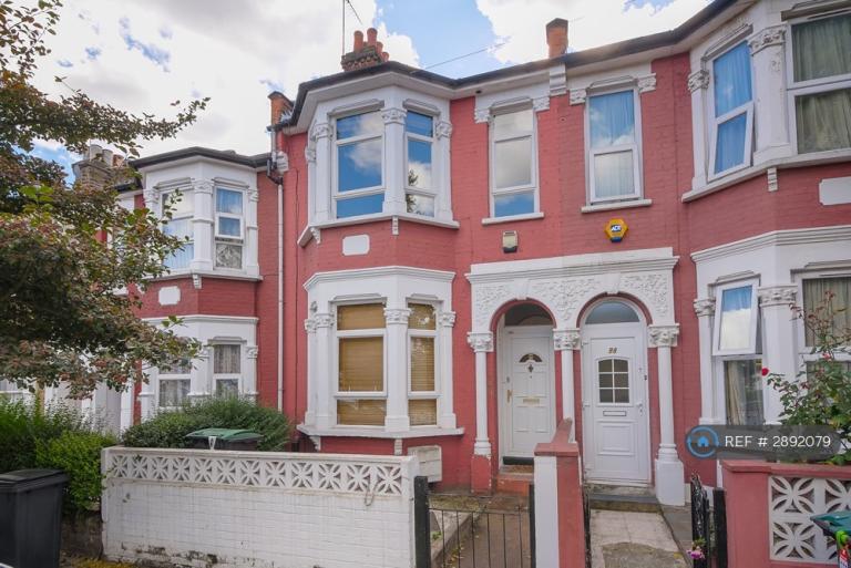 House Effingham Road in Greater London