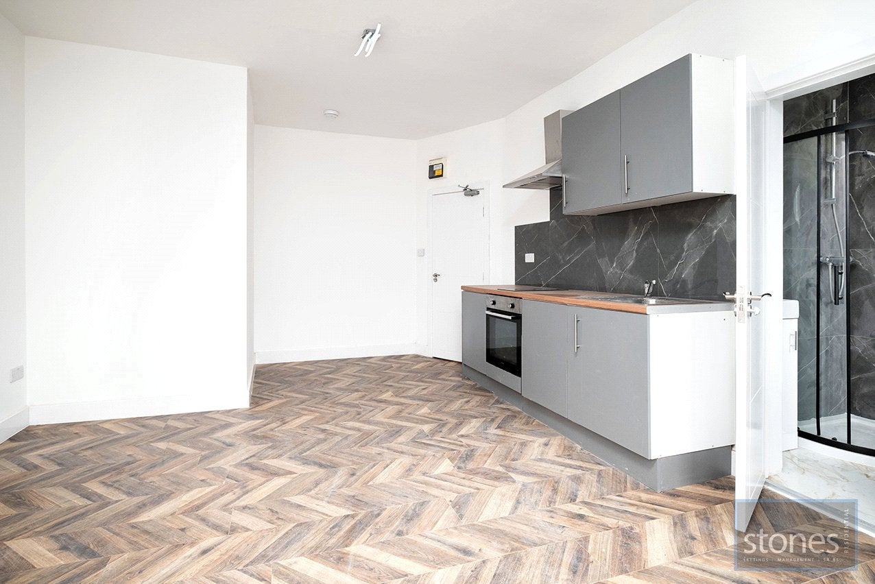 Flat Glenloch Road in Greater London