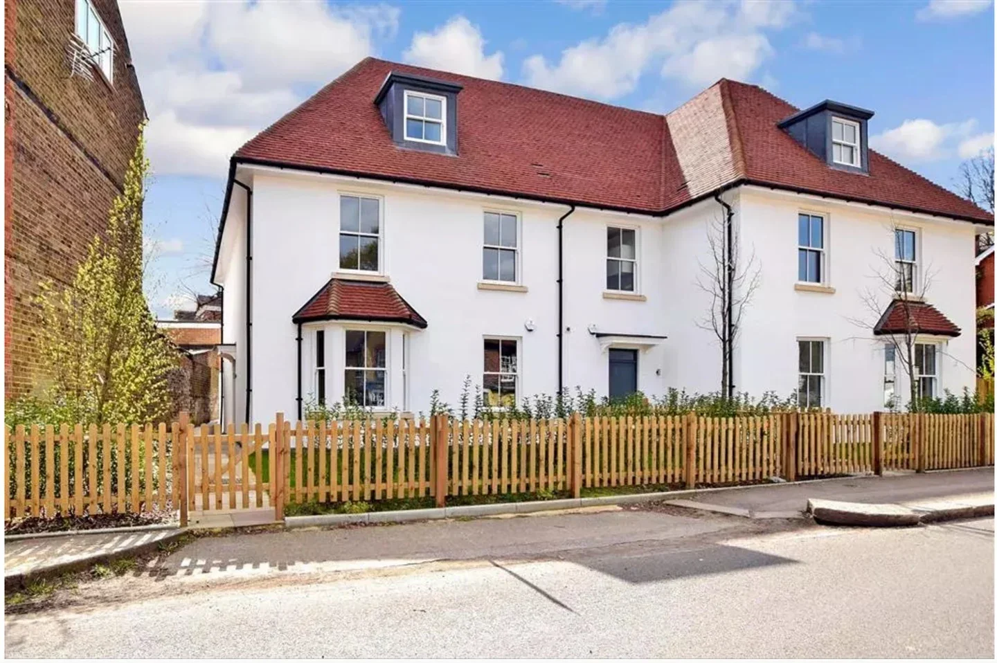 Flat Hatchlands Road in Reigate and Banstead