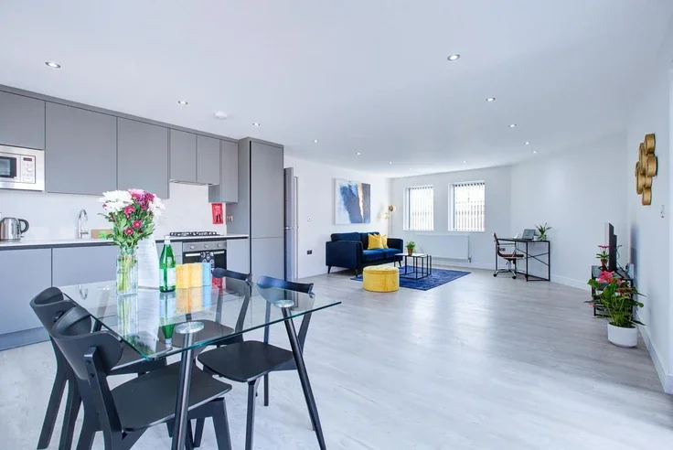 Flat Warwick Place in Greater London