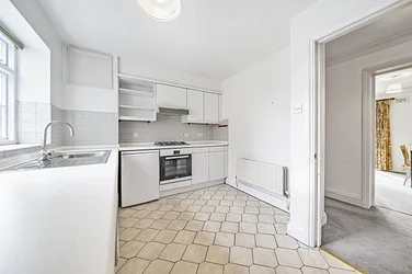 Flat Augustus Road in Greater London