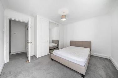 Flat Augustus Road in Greater London