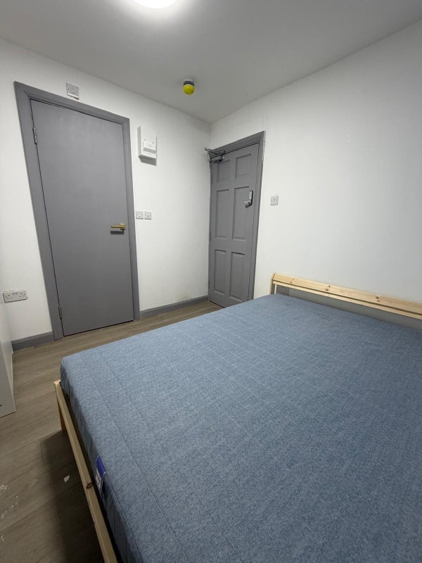 Room Spackmans Way in Slough