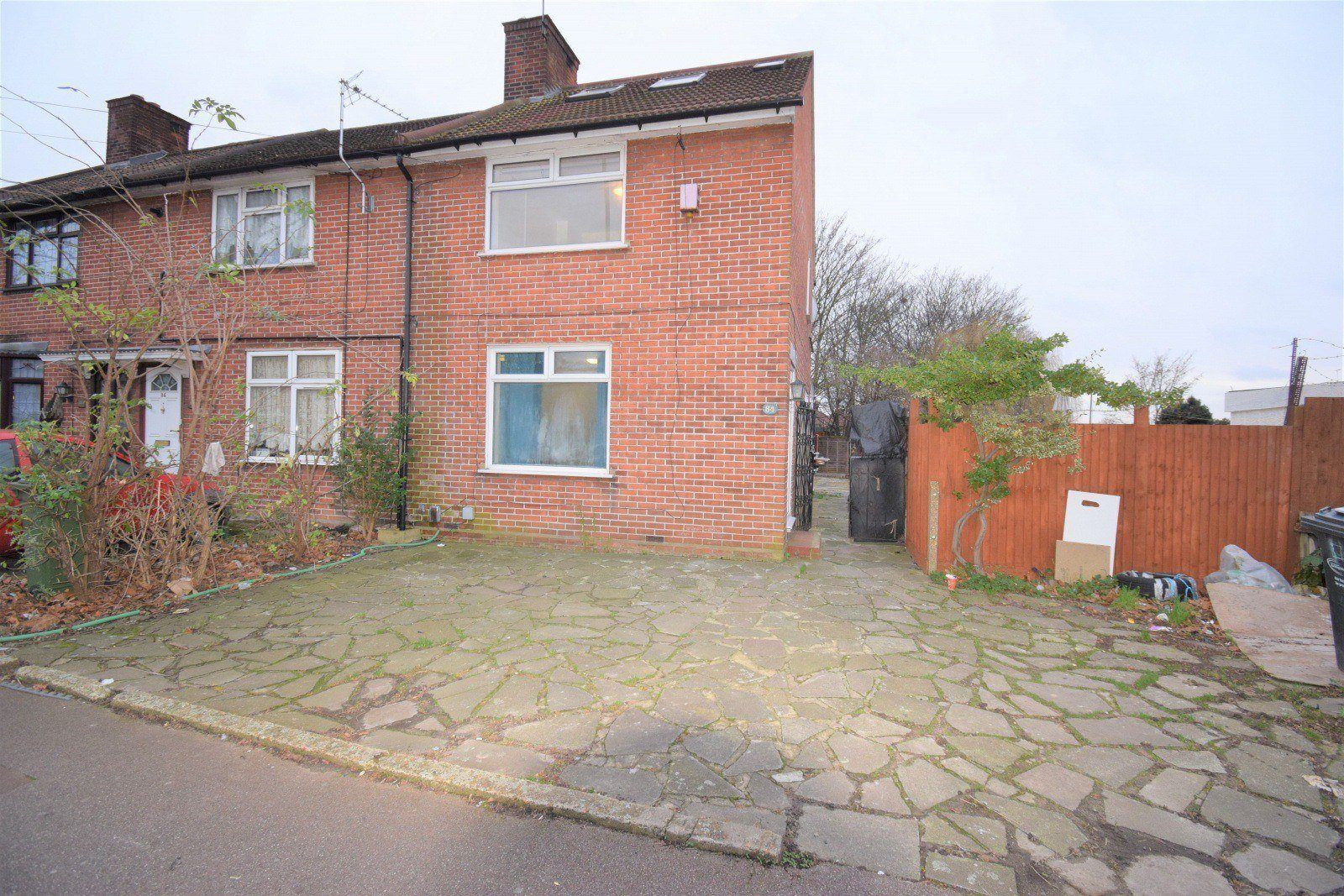 House Beverley Road in Greater London