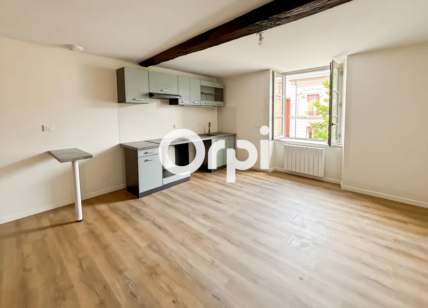Flat Montée Saint-Antoine in Saint-Symphorien-sur-Coise