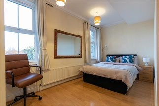 Flat Elgin Avenue in City of Westminster