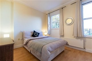 Flat Elgin Avenue in City of Westminster