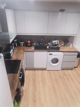 Room Manchester Road in Greater London