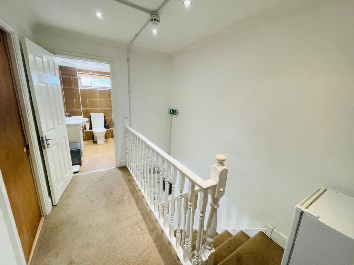 Flat Cottage Street in Greater London