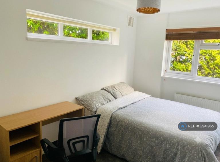 Room Pampisford Road in Greater London