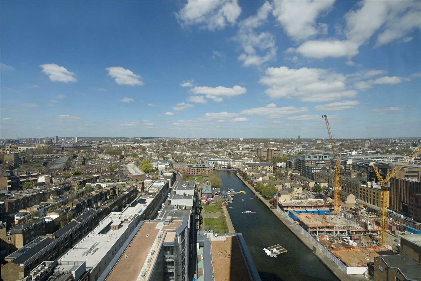 Flat City Road in Greater London
