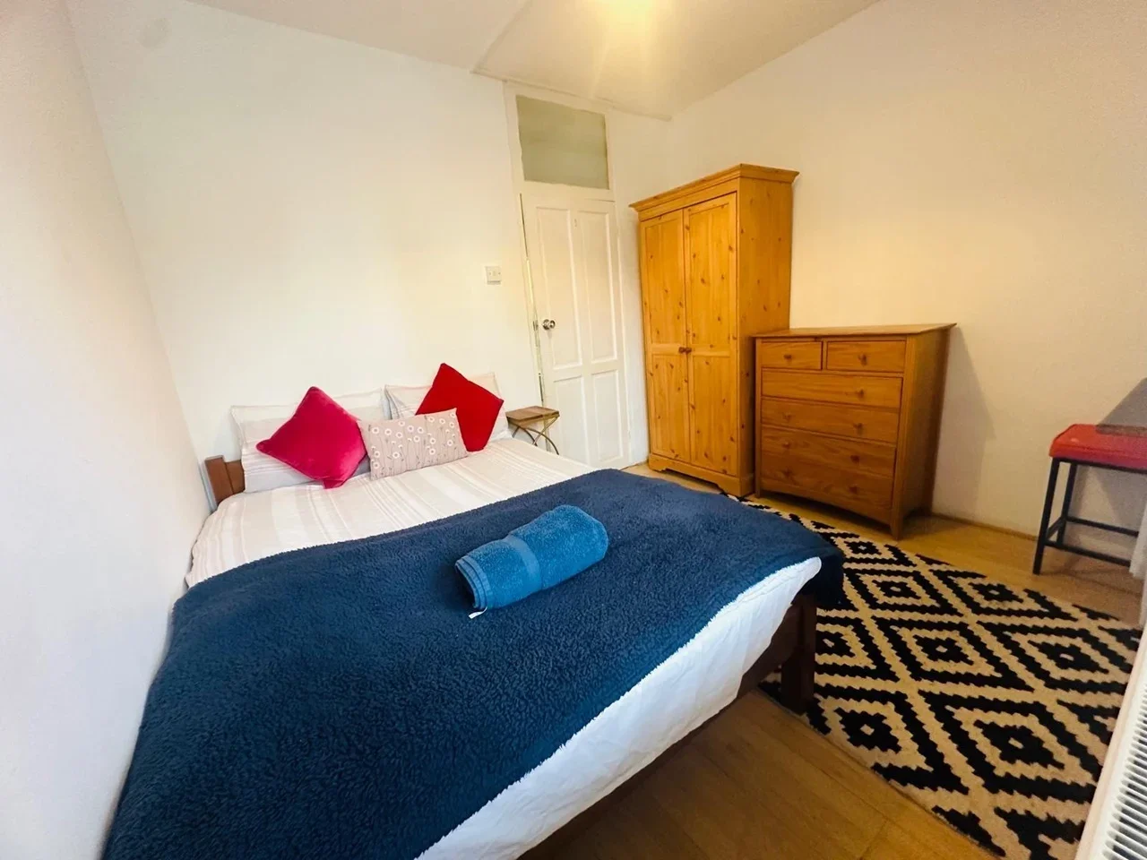 Room Darling Row in Greater London