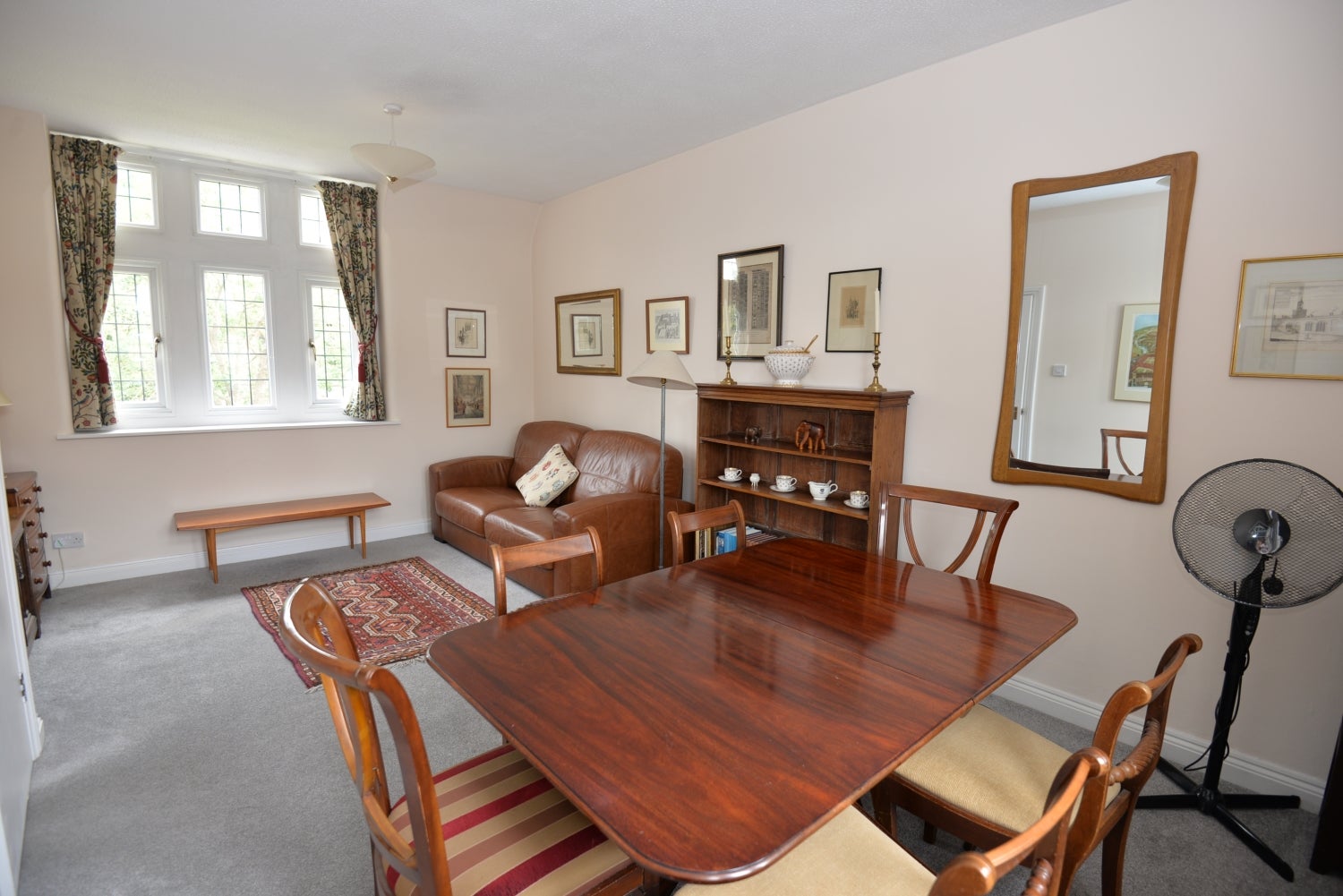 Flat Blewitt Court in Littlemore