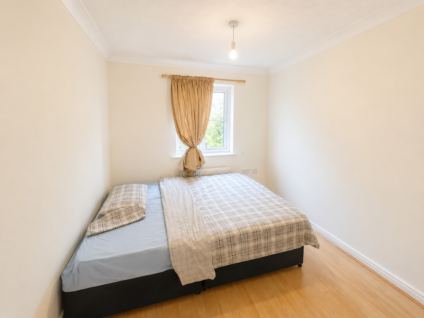 Room Fairway Drive in Greater London