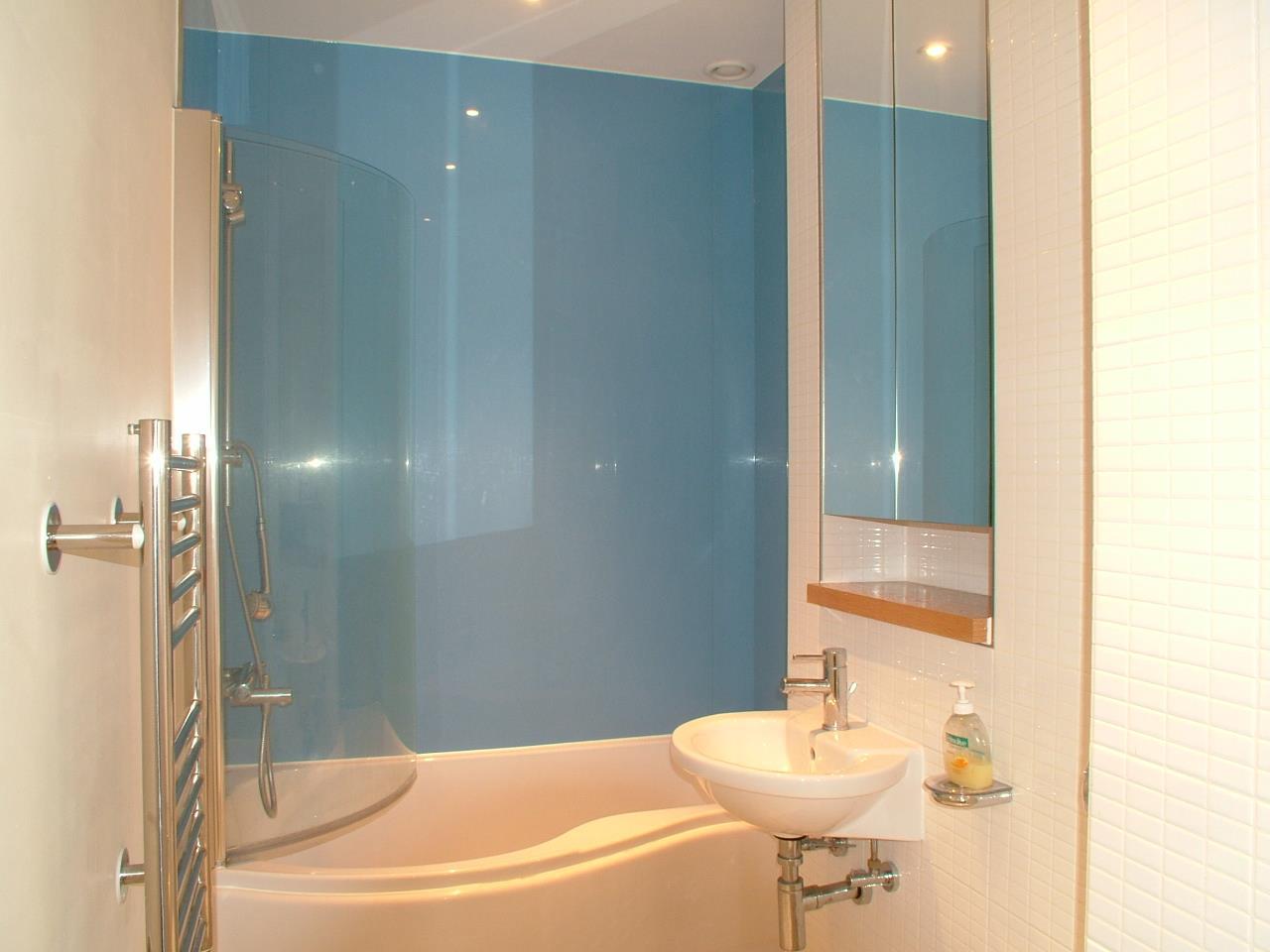 Flat Bromyard Avenue in Greater London