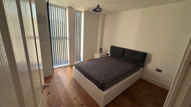 Room Grove Green Road in Greater London