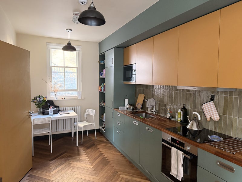 Room Spafield Street in Greater London