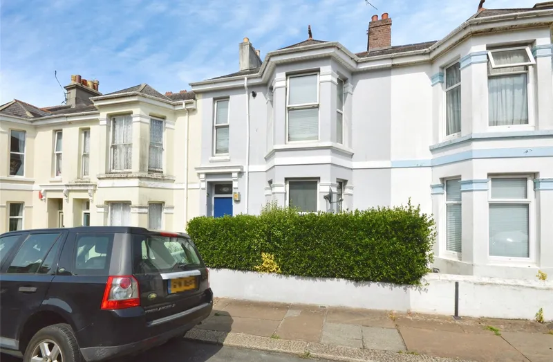 Flat Bayswater Road in Plymouth