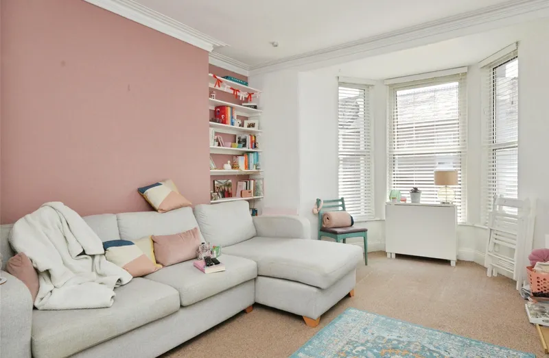 Flat Bayswater Road in Plymouth