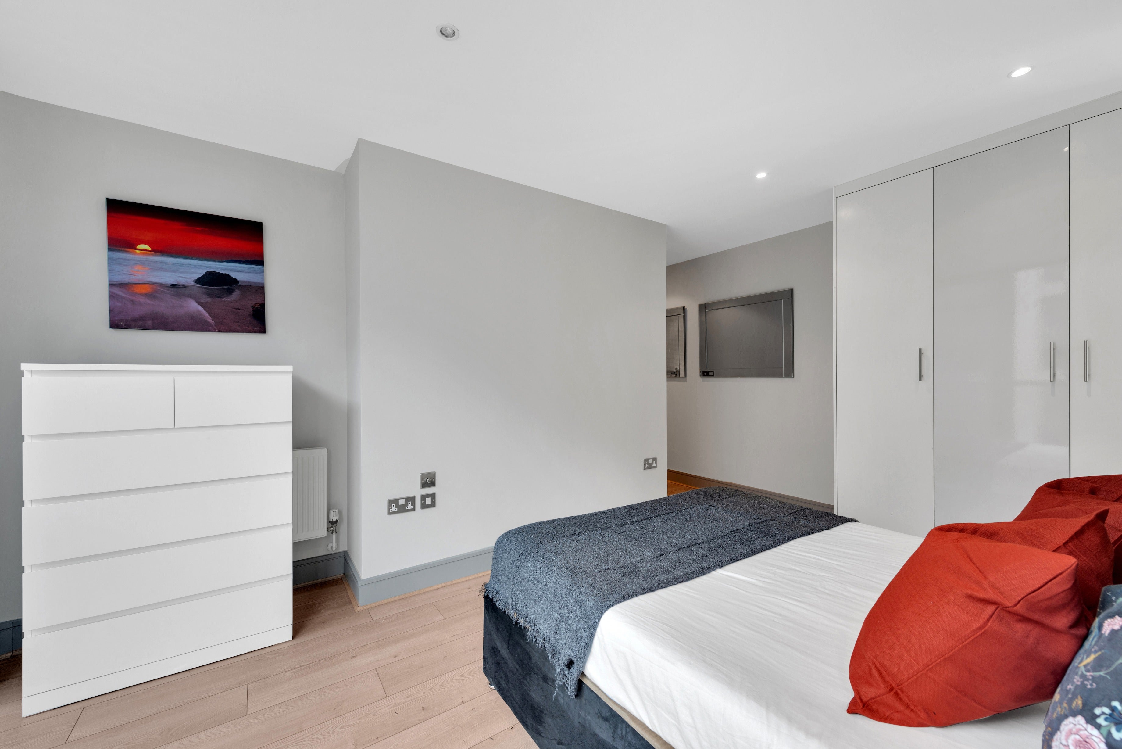 Flat Lanterns Way in Greater London