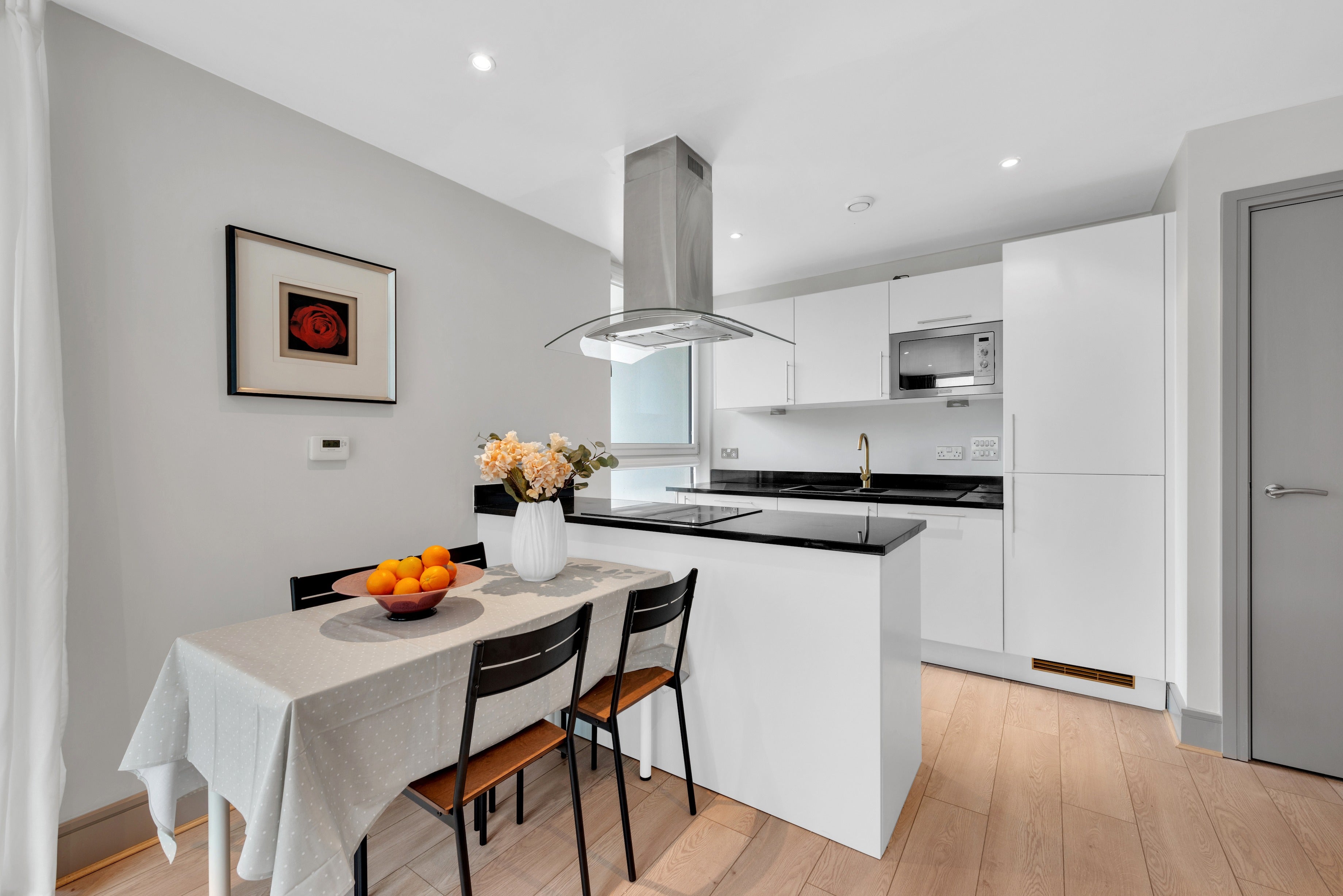 Flat Lanterns Way in Greater London
