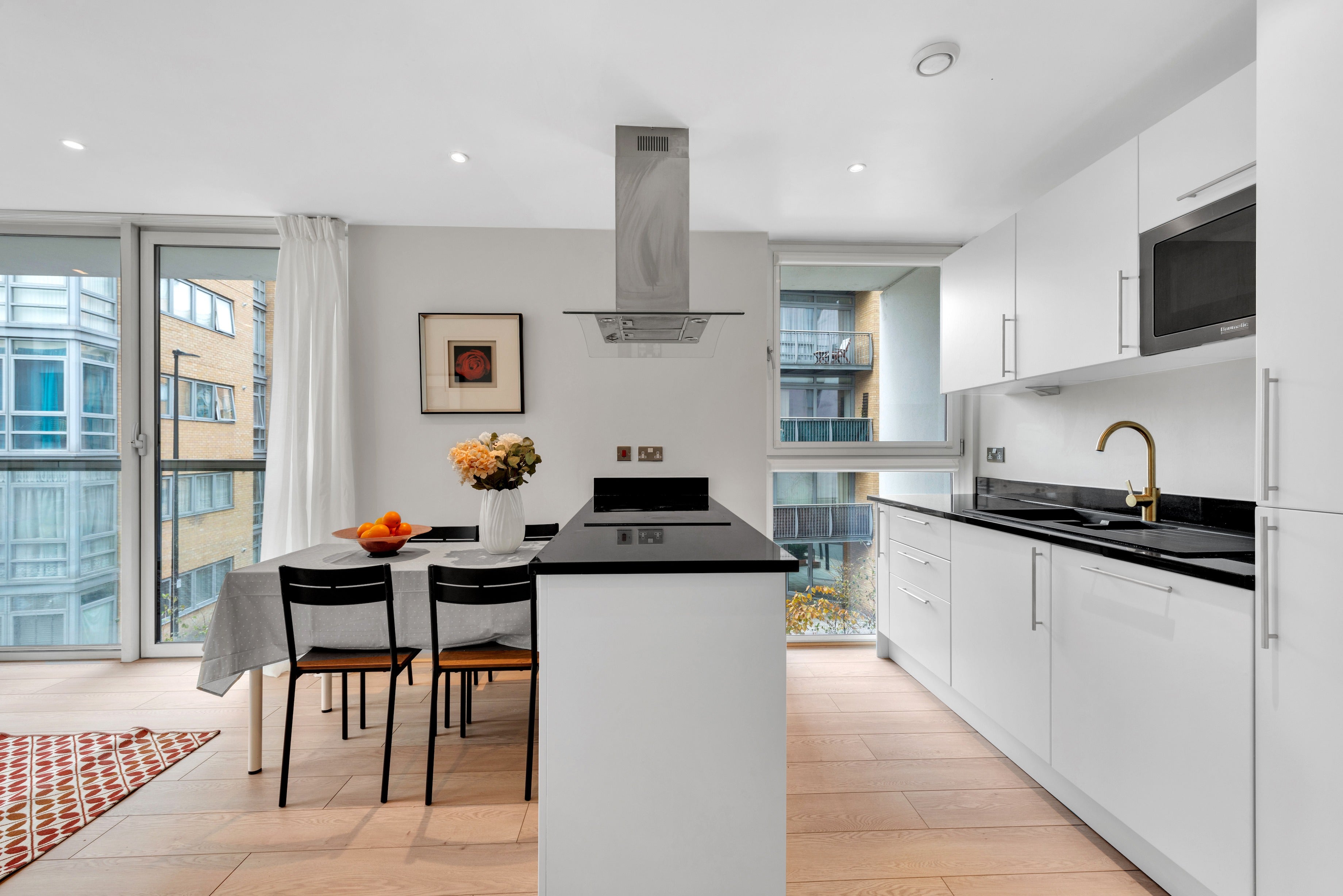 Flat Lanterns Way in Greater London