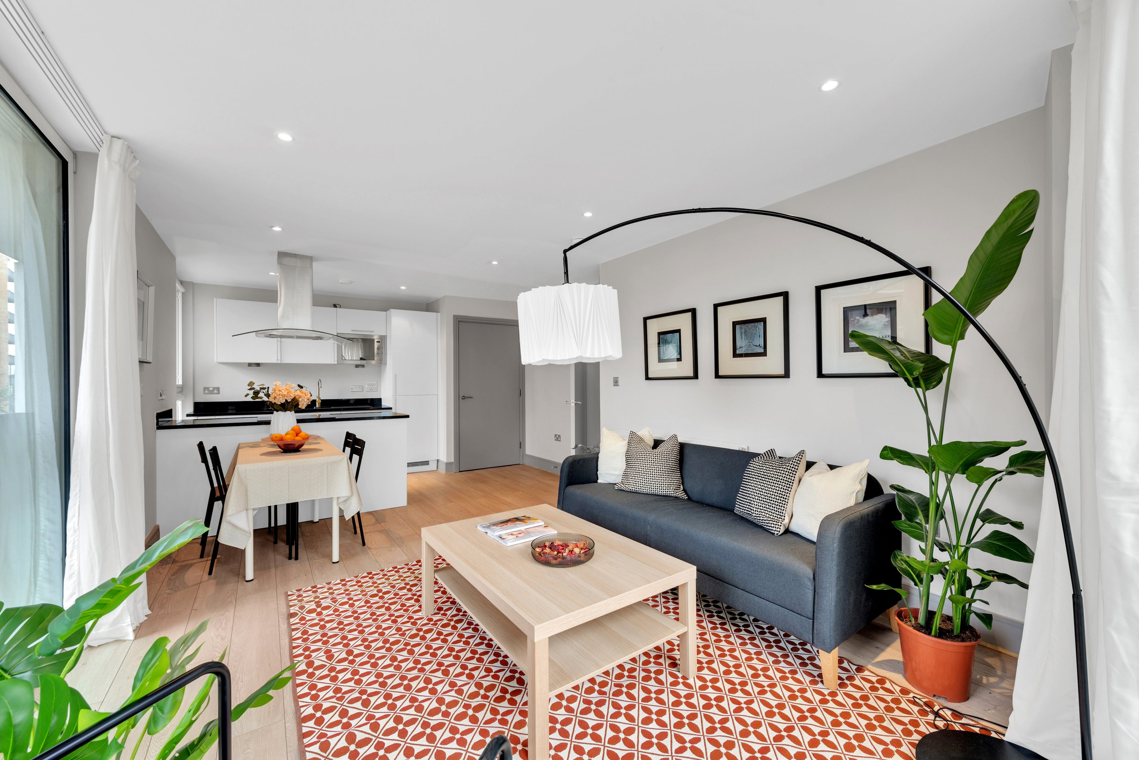 Flat Lanterns Way in Greater London