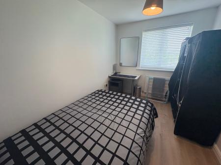 Room Carlisle Close in Corby